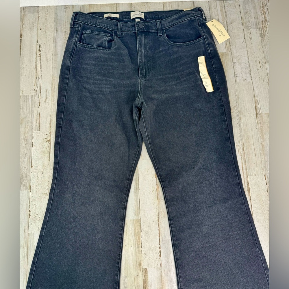 Universal Thread Women's High-Rise Flare Jeans Black Denim Size 16R Short NWT - Picture 2 of 12